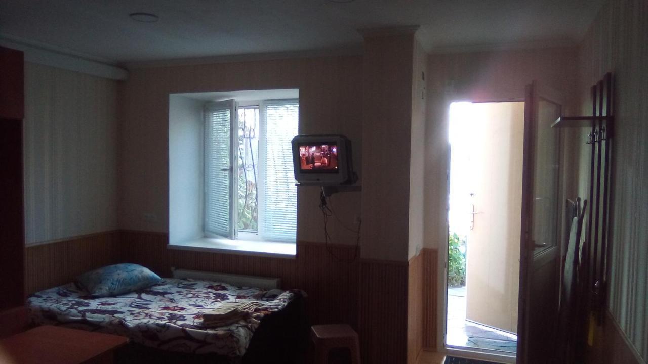 1-Я Слободская, 17А, Угол Проспекта Центрального, 3 Дивана, Wi-Fi, Отдельный Вход. Mykolaiv Eksteriør billede